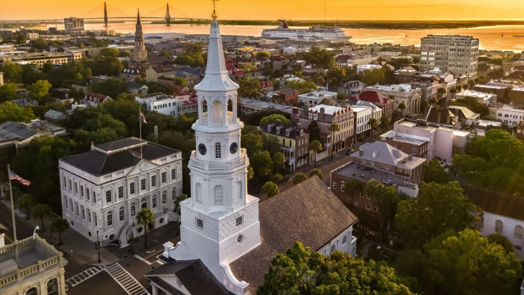 Historic streets of Charleston, SC – East Coast spring break destinations Historic streets of Charleston, SC – East Coast spring break destinations