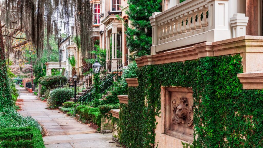 Savannah Georgia sidewalk - East Coast foodie destinations Savannah Georgia sidewalk - East Coast foodie destinations